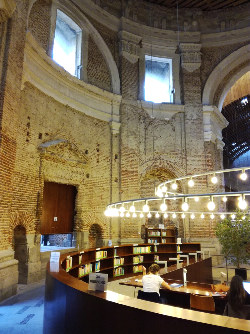 kirjasto-kirkossa5